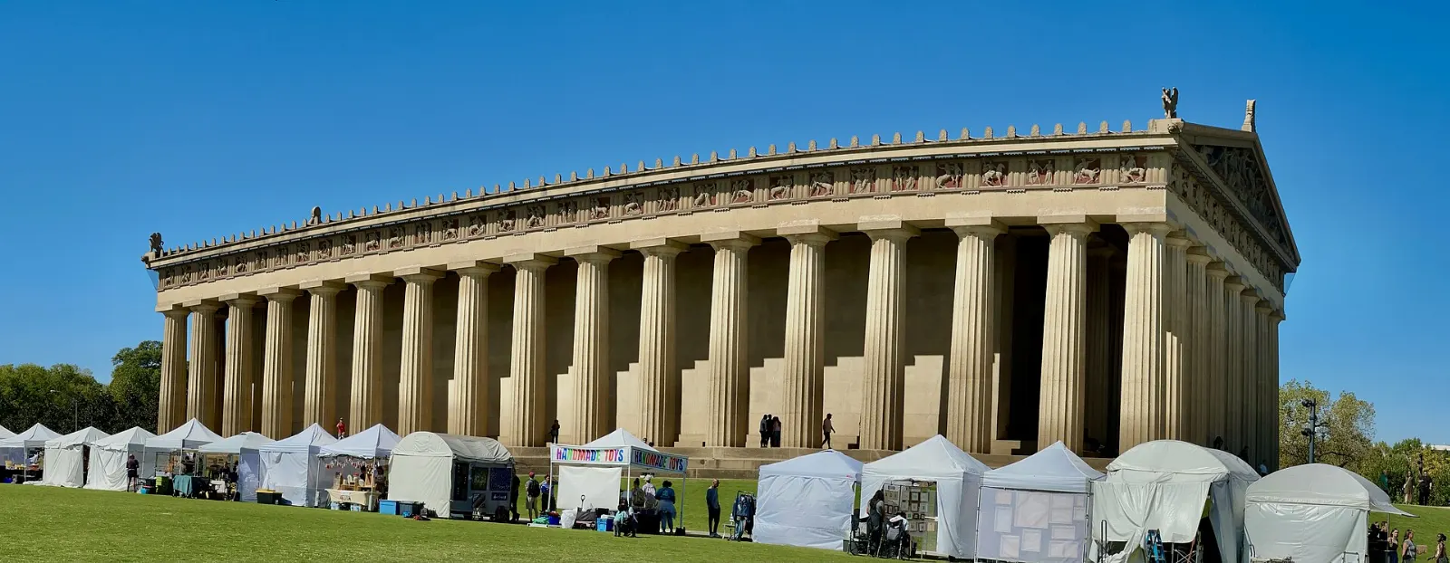 Full-scale replica of the Parthenon surrounded by lawns in Centennial Park, Nashville, Tennessee