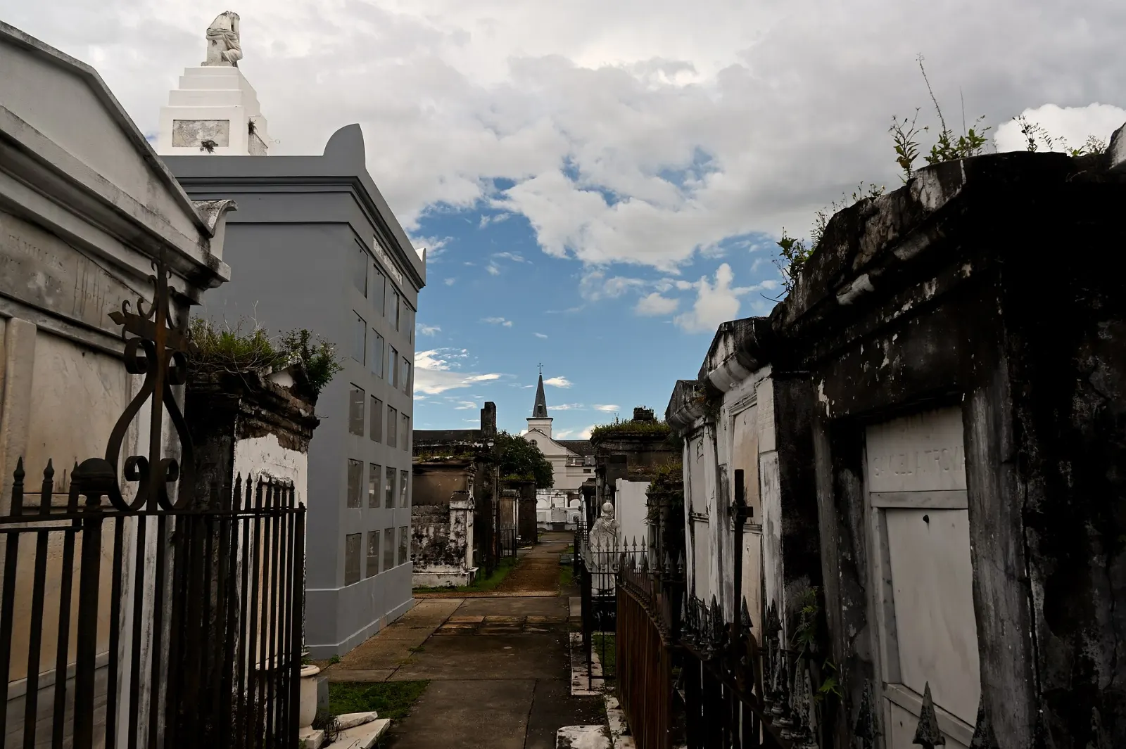 Rows of whitewashed above-ground tombs in St. Louis Cemetery No. 1, New Orleans, Louisiana
