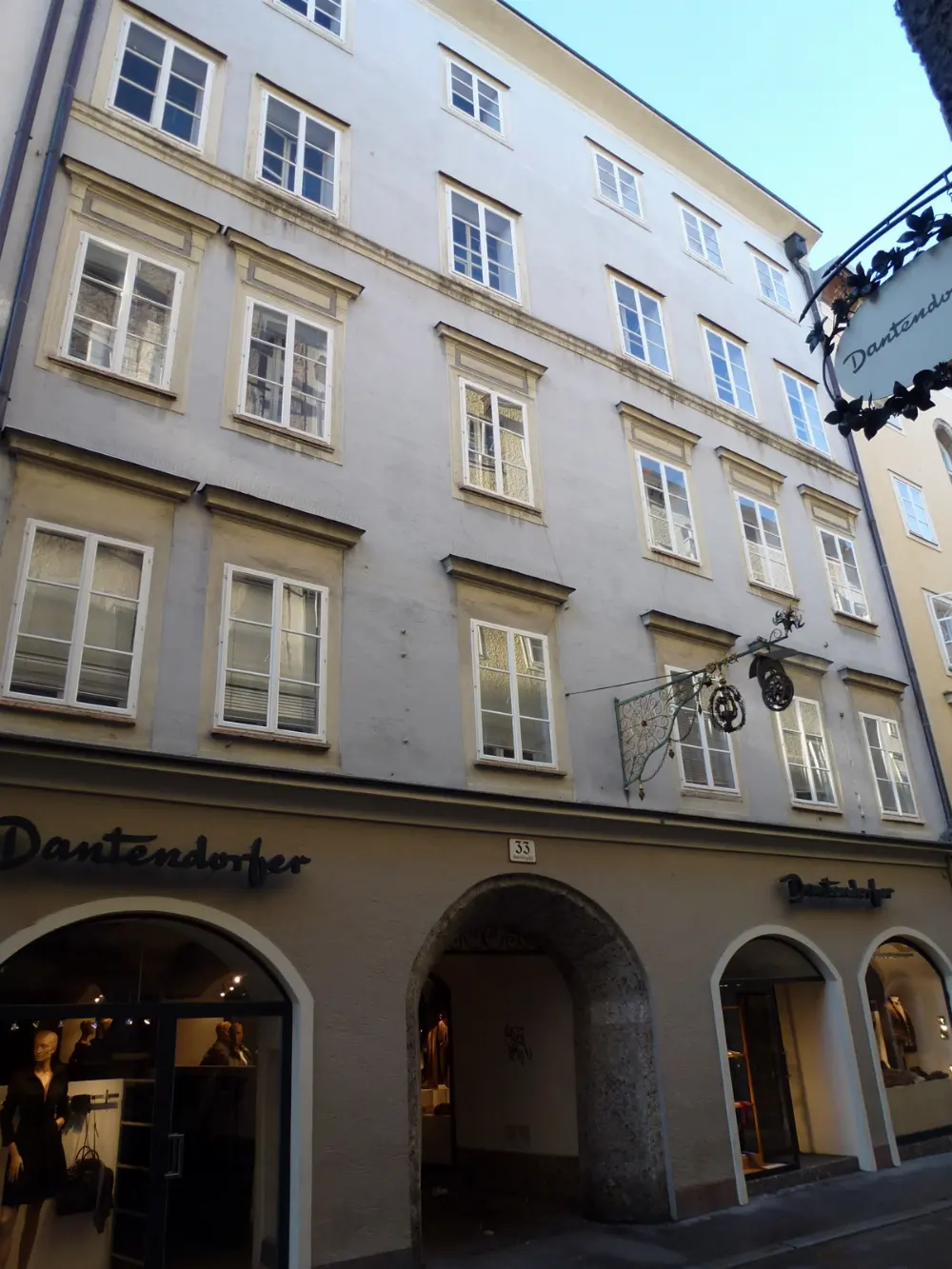 Getreidegasse, Salzburg, Austria