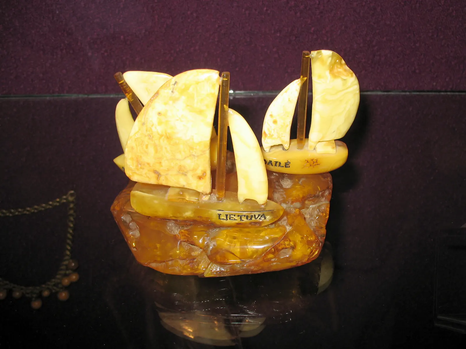 Pieces of Chiapas amber displayed in San Cristóbal de las Casas