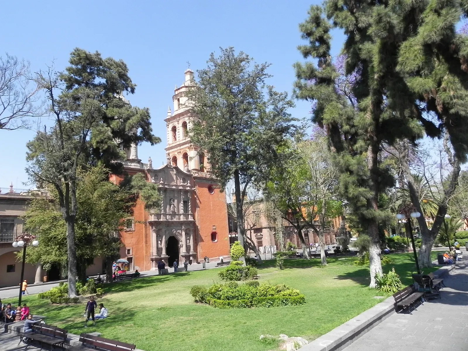 Church of San Francisco beside its garden in San Luis Potosí