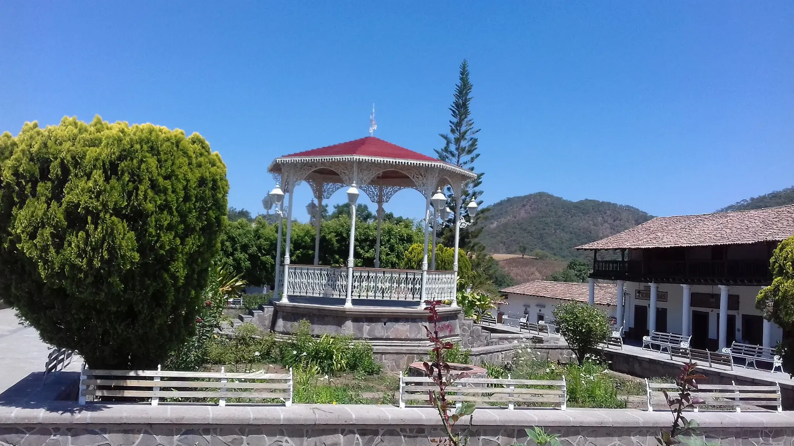 Main plaza of San Sebastián del Oeste with colonial buildings, Jalisco