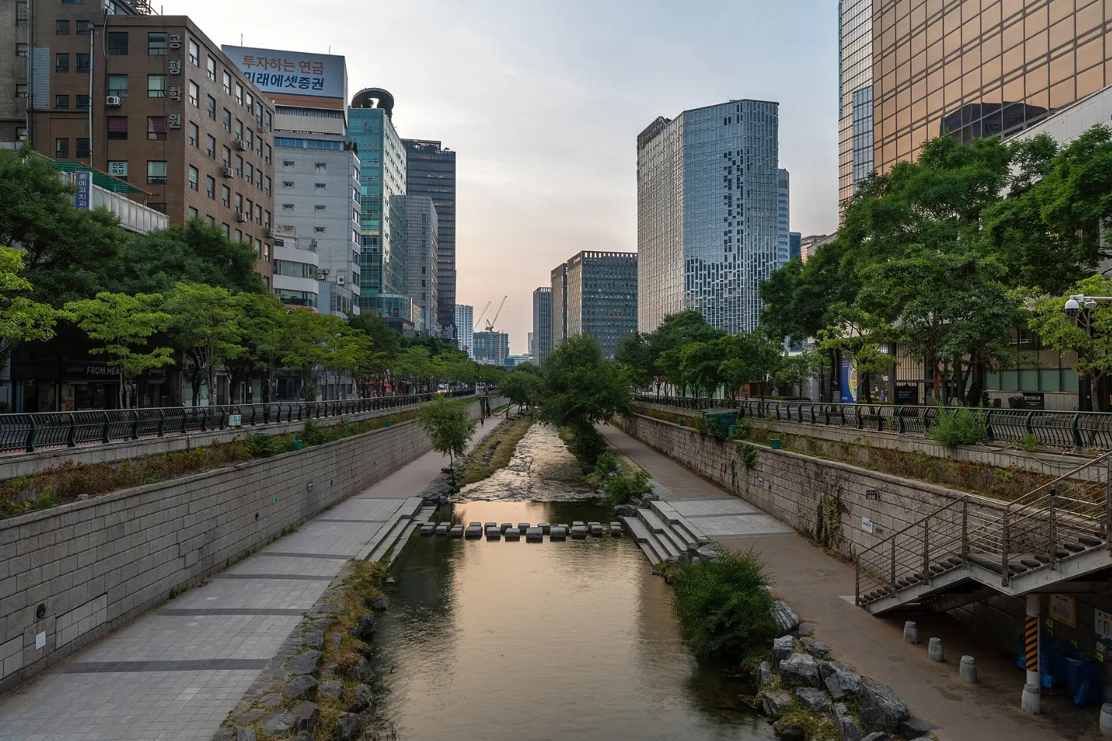 Cheonggyecheon and Myeongdong, Seoul, South Korea