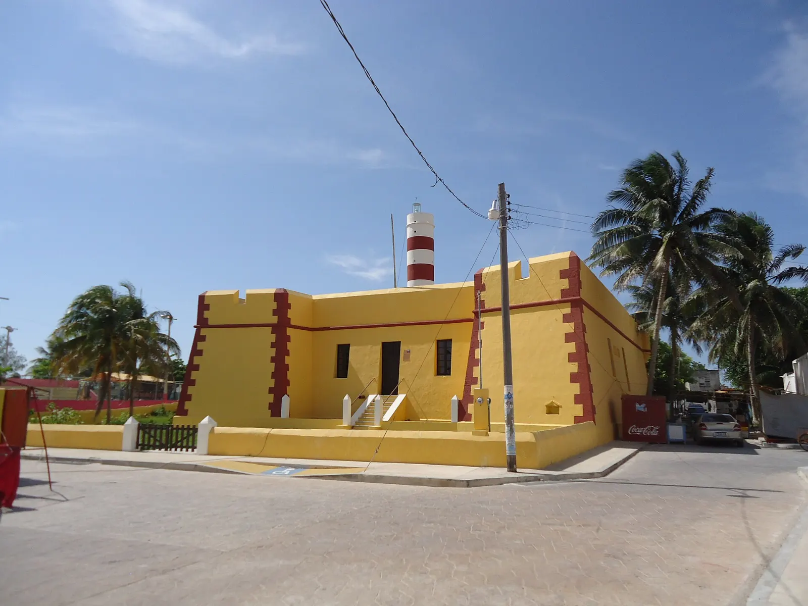 The colonial Fuerte de Santiago in Sisal with its lighthouse, Yucatán
