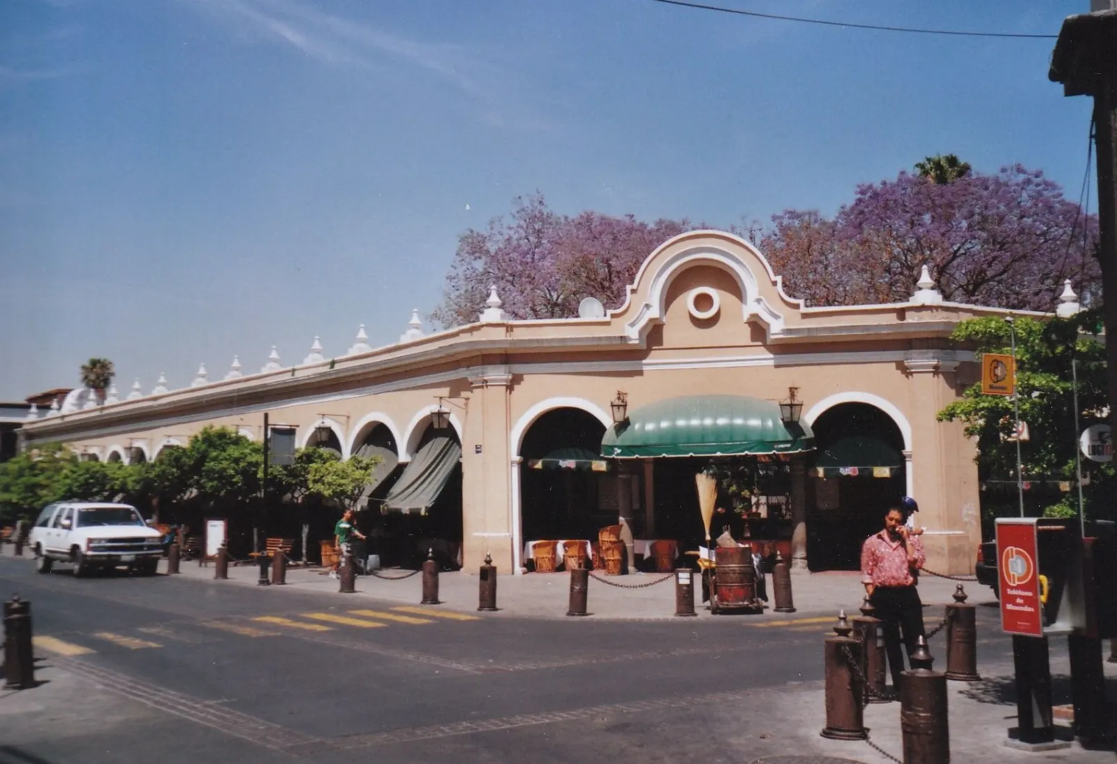 Arcaded courtyard of El Parián in Tlaquepaque, Jalisco