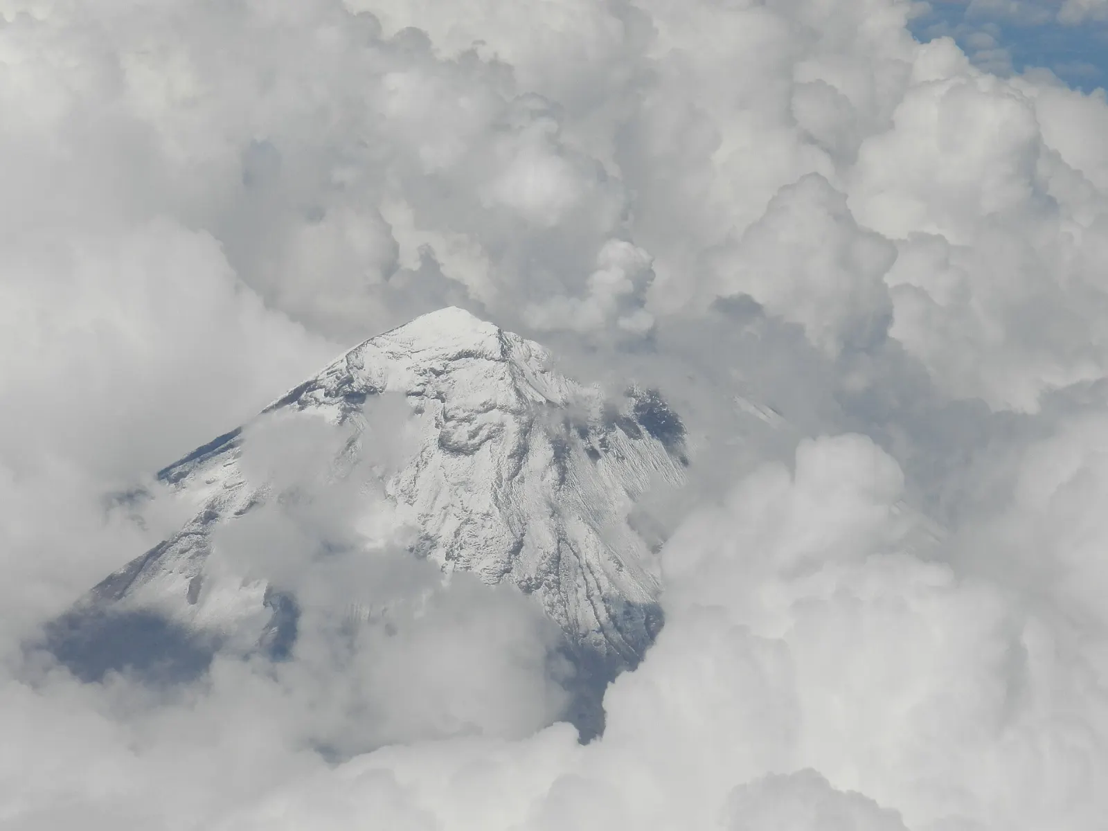The Popocatépetl volcano seen from the state of Morelos, Tlayacapan, Morelos