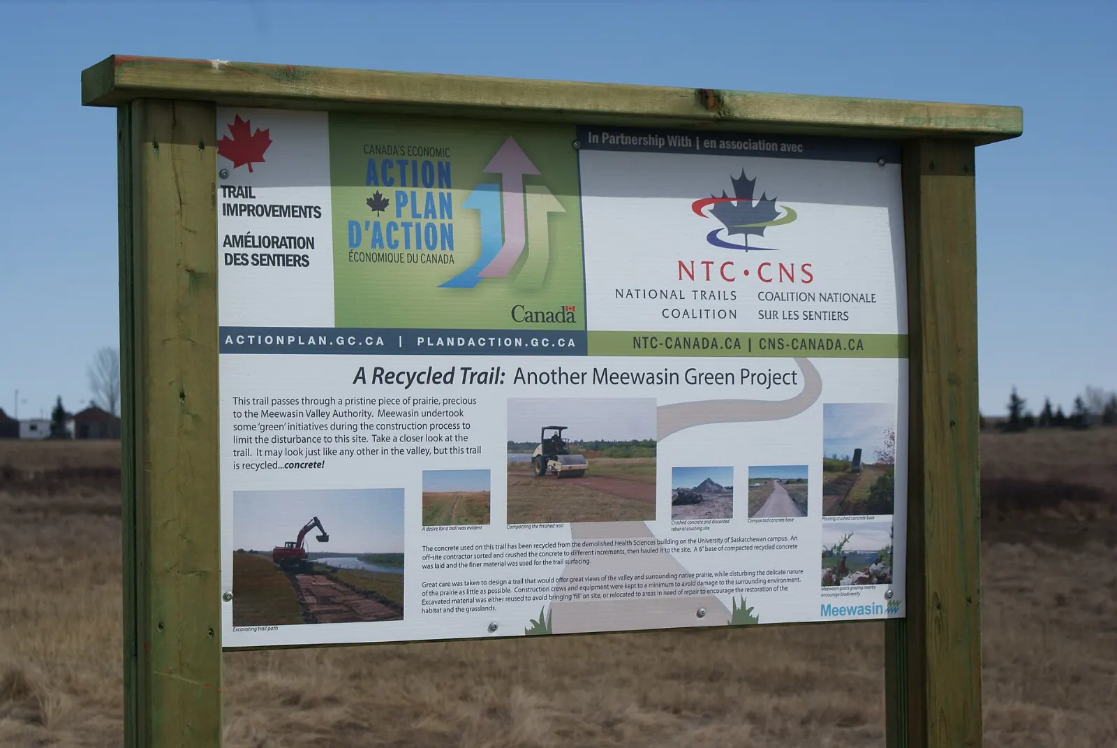 Paved riverside path along the South Saskatchewan River in Saskatoon, Wanuskewin Heritage Park, Saskatchewan