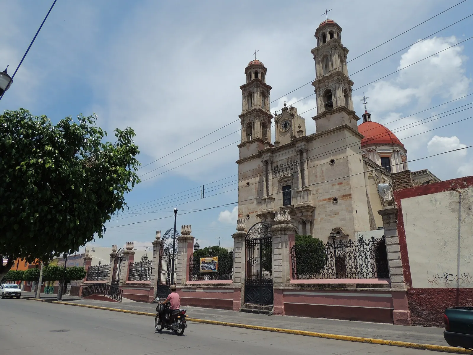 Facade of the Templo de la Preciosa Sangre de Cristo in Yuriria, Guanajuato