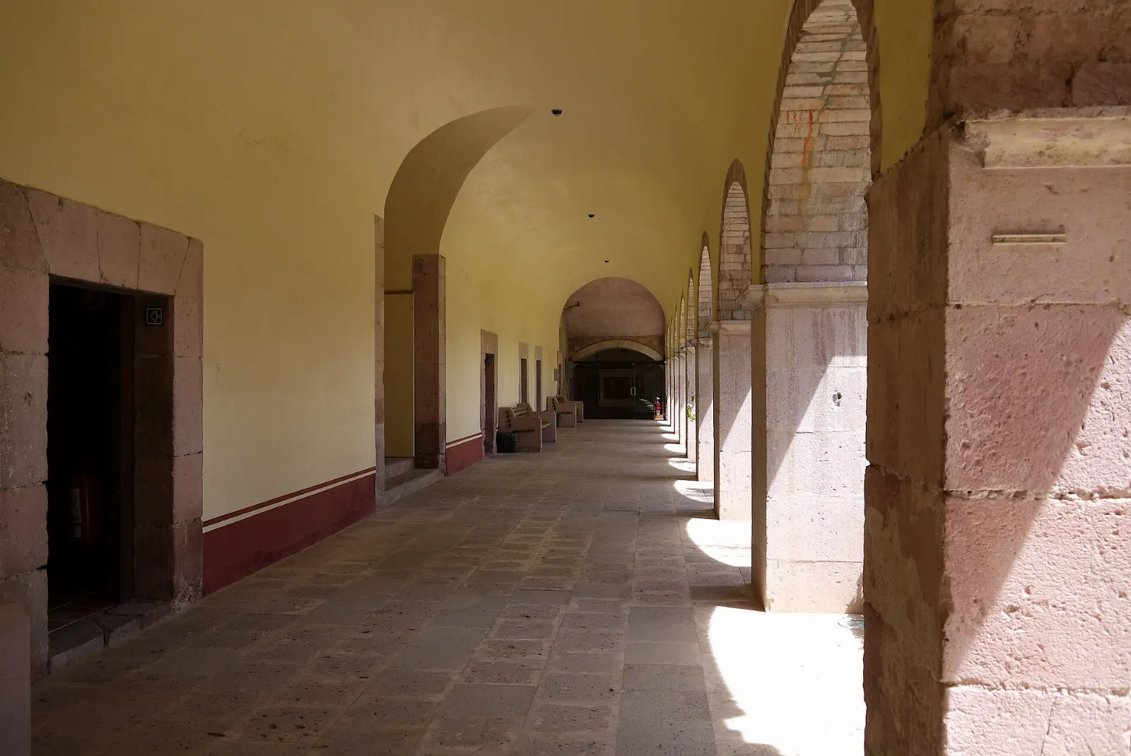 Ruined arches and garden of the former San Francisco convent that houses the Rafael Coronel museum, Zacatecas