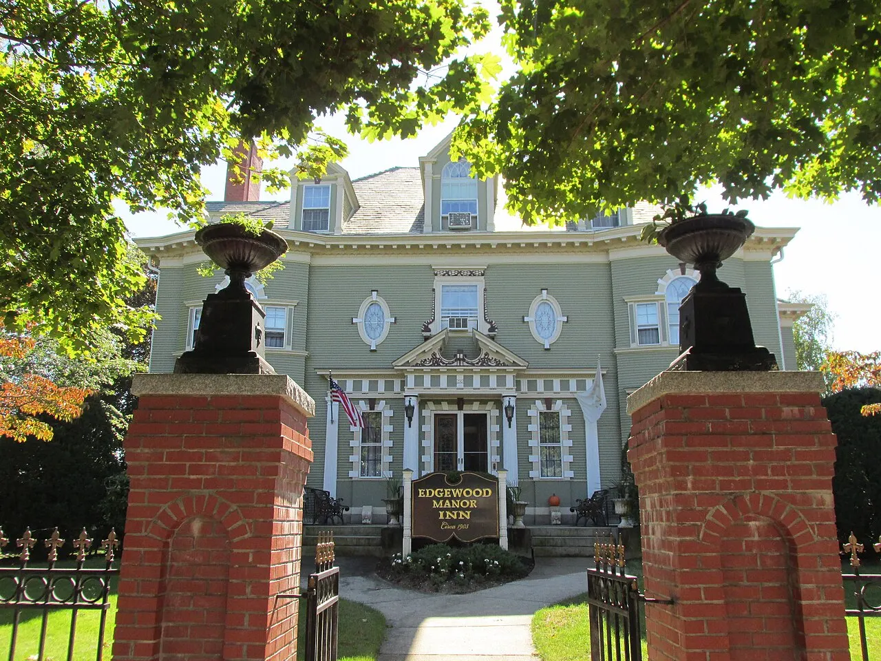 Edgewood Historic District, Cranston, Rhode Island, United States