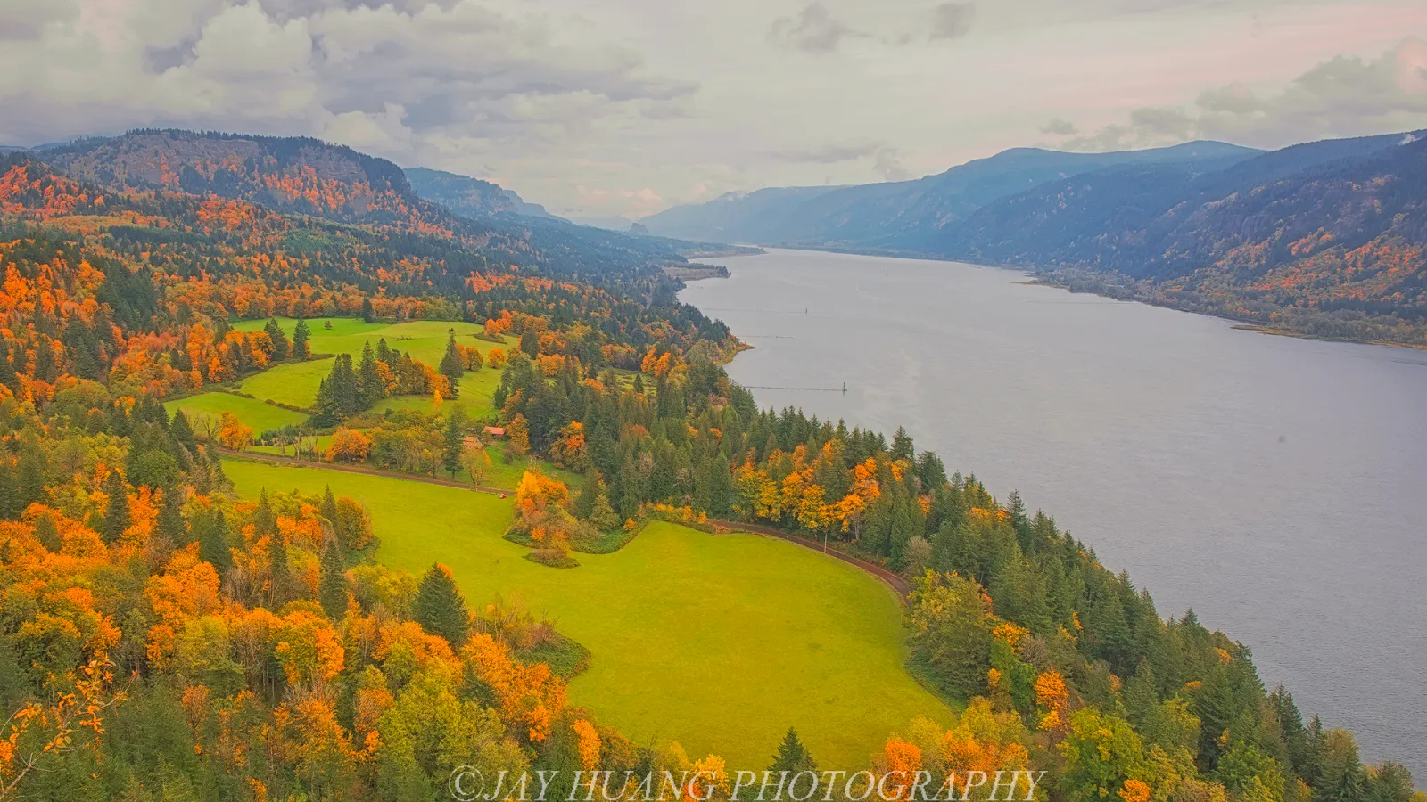 Multnomah Falls and Benson Bridge, Columbia River Gorge, Oregon, United States