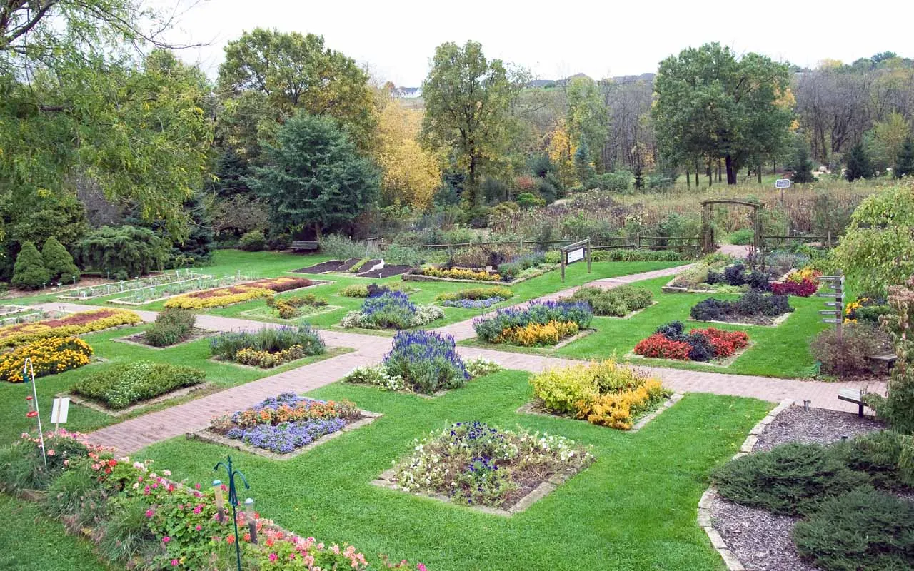 Dubuque Arboretum and Botanical Gardens, Dubuque, Iowa, United States
