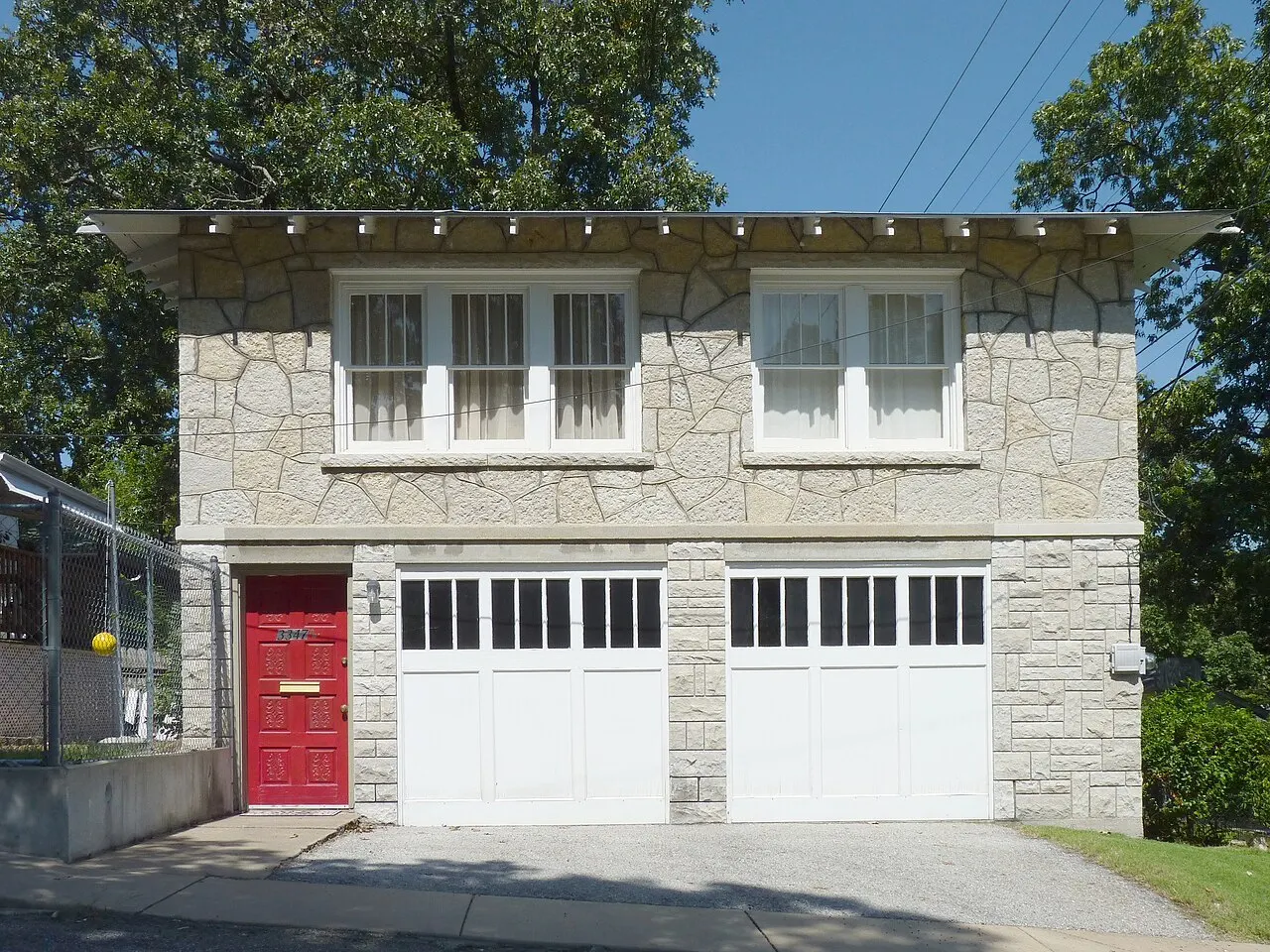 Bonnie and Clyde Garage Apartment, Joplin, Missouri, United States