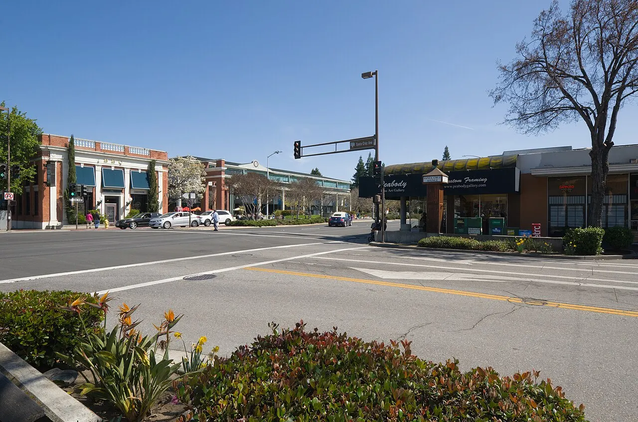 Downtown Menlo Park Santa Cruz Avenue, Menlo Park, California, United States