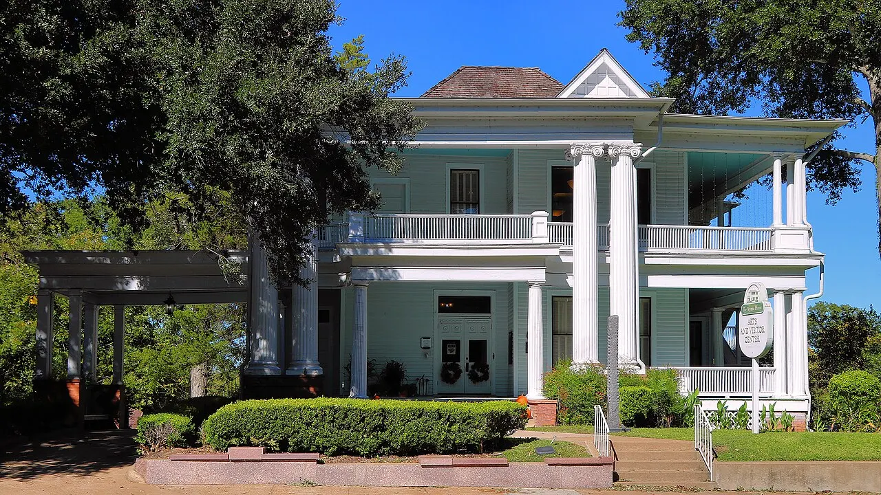 Wynne Home Arts Center, Huntsville, Texas, United States