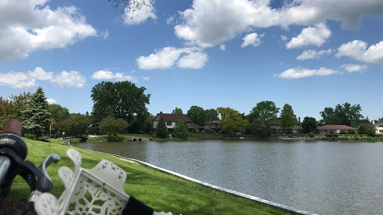 Wood Oaks Green Park, Northbrook, Illinois, United States