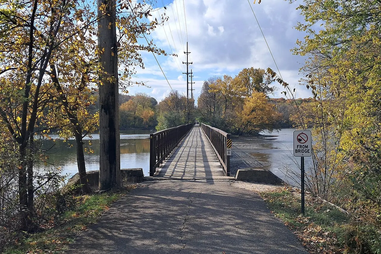 Fox River Trail in St. Charles, St. Charles, Illinois, United States