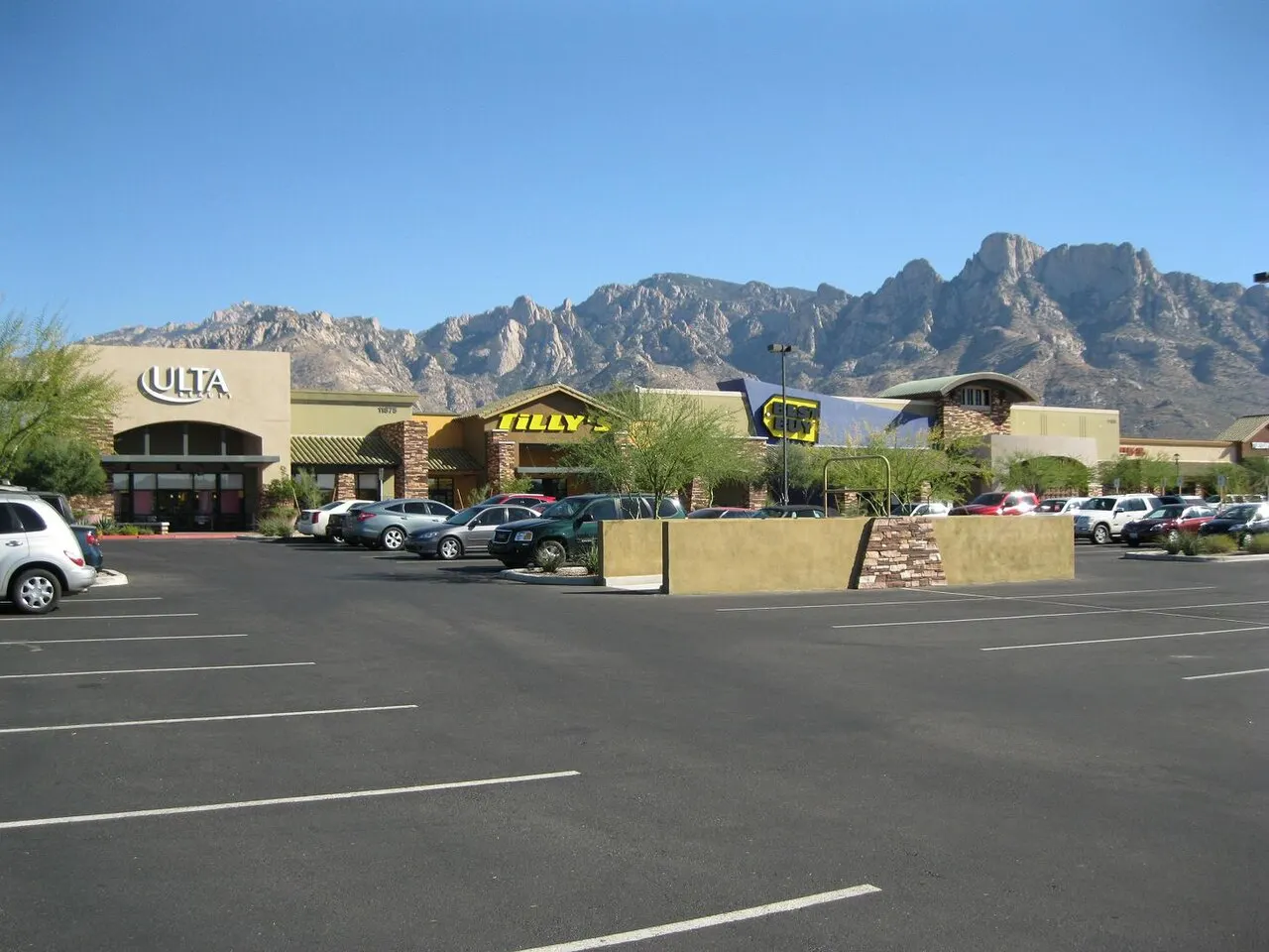 Oro Valley Marketplace, Oro Valley, Arizona, United States