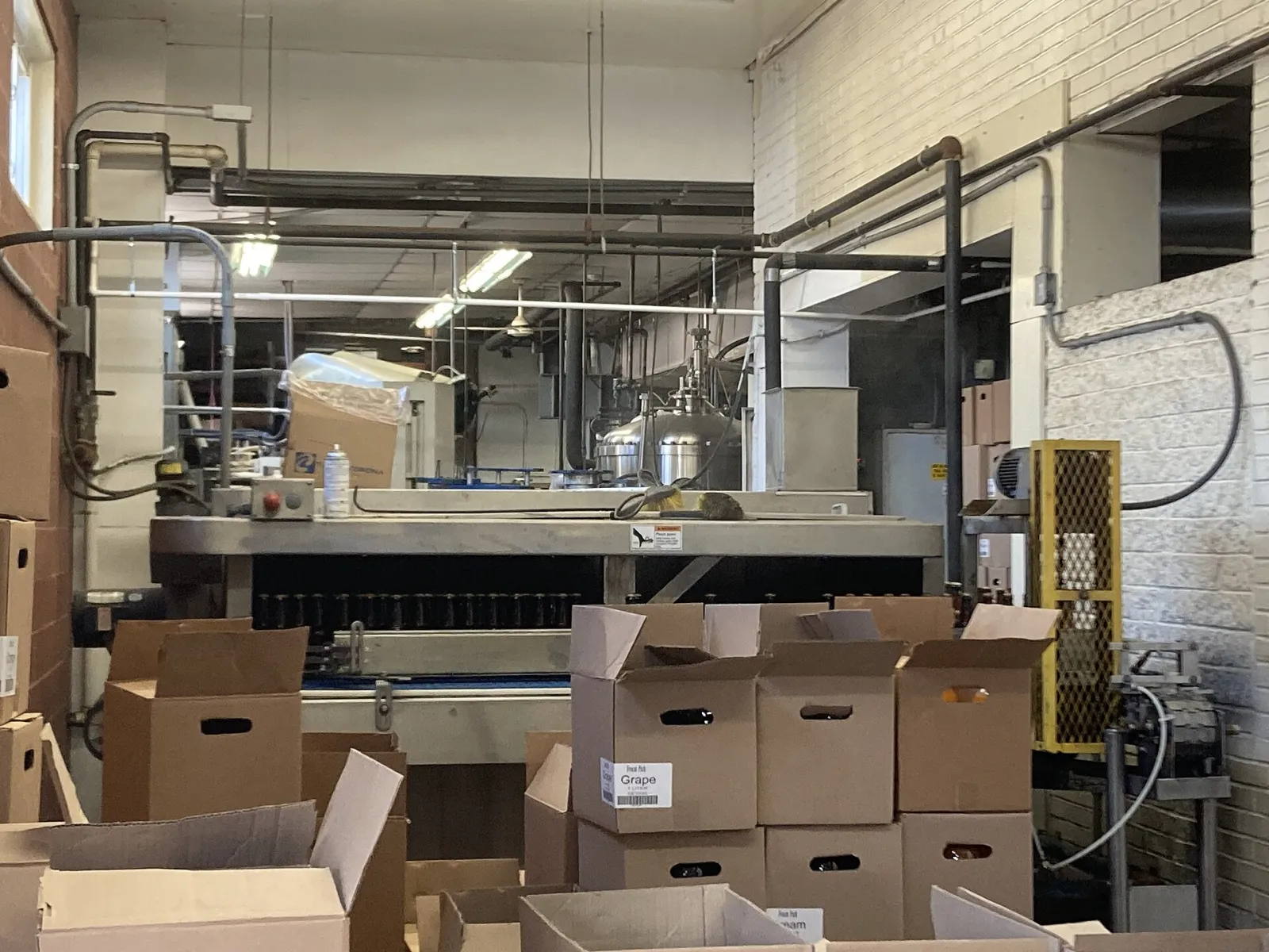 Foxon Park Bottling, East Haven, Connecticut, United States