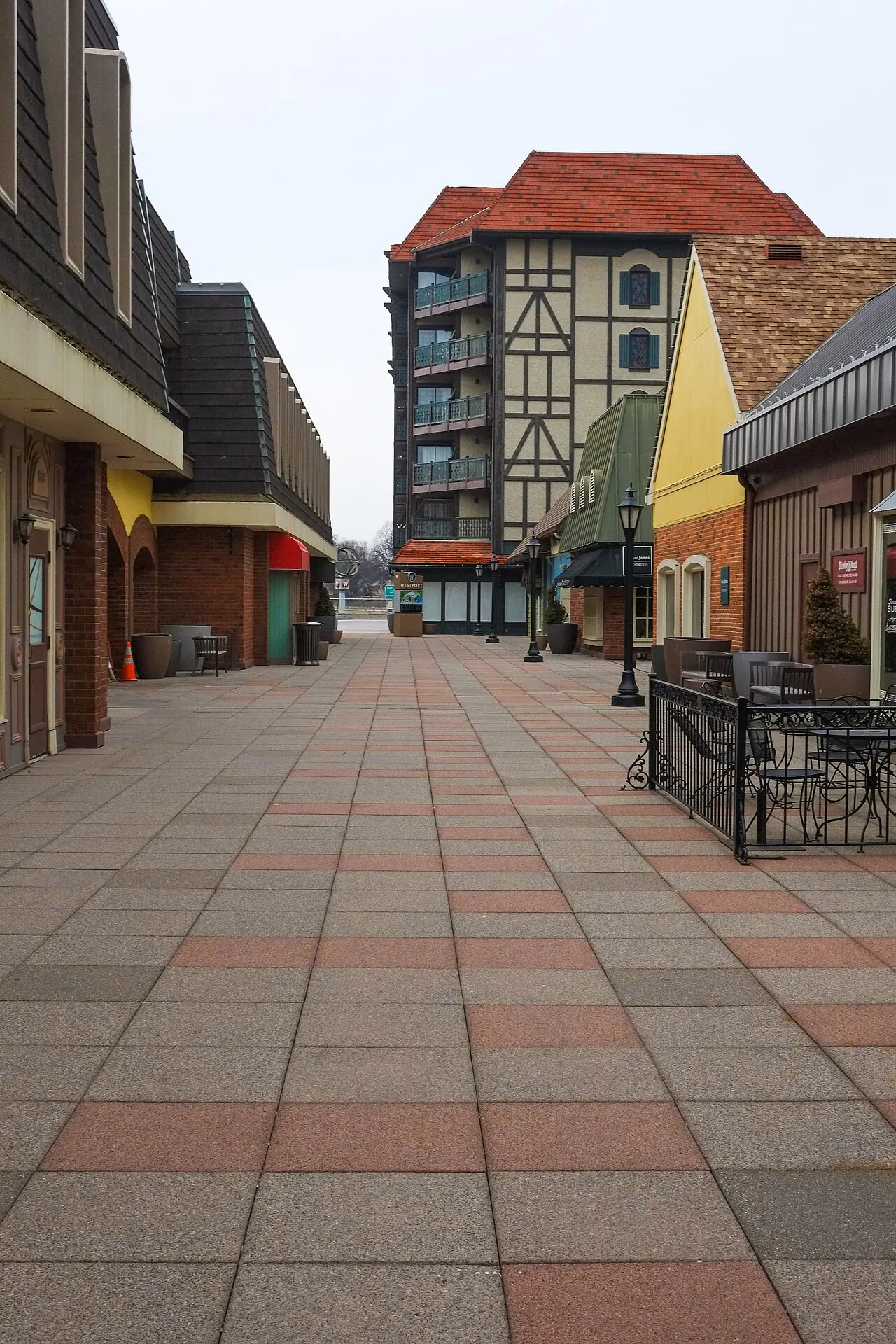 Westport Plaza, Maryland Heights, Missouri, United States