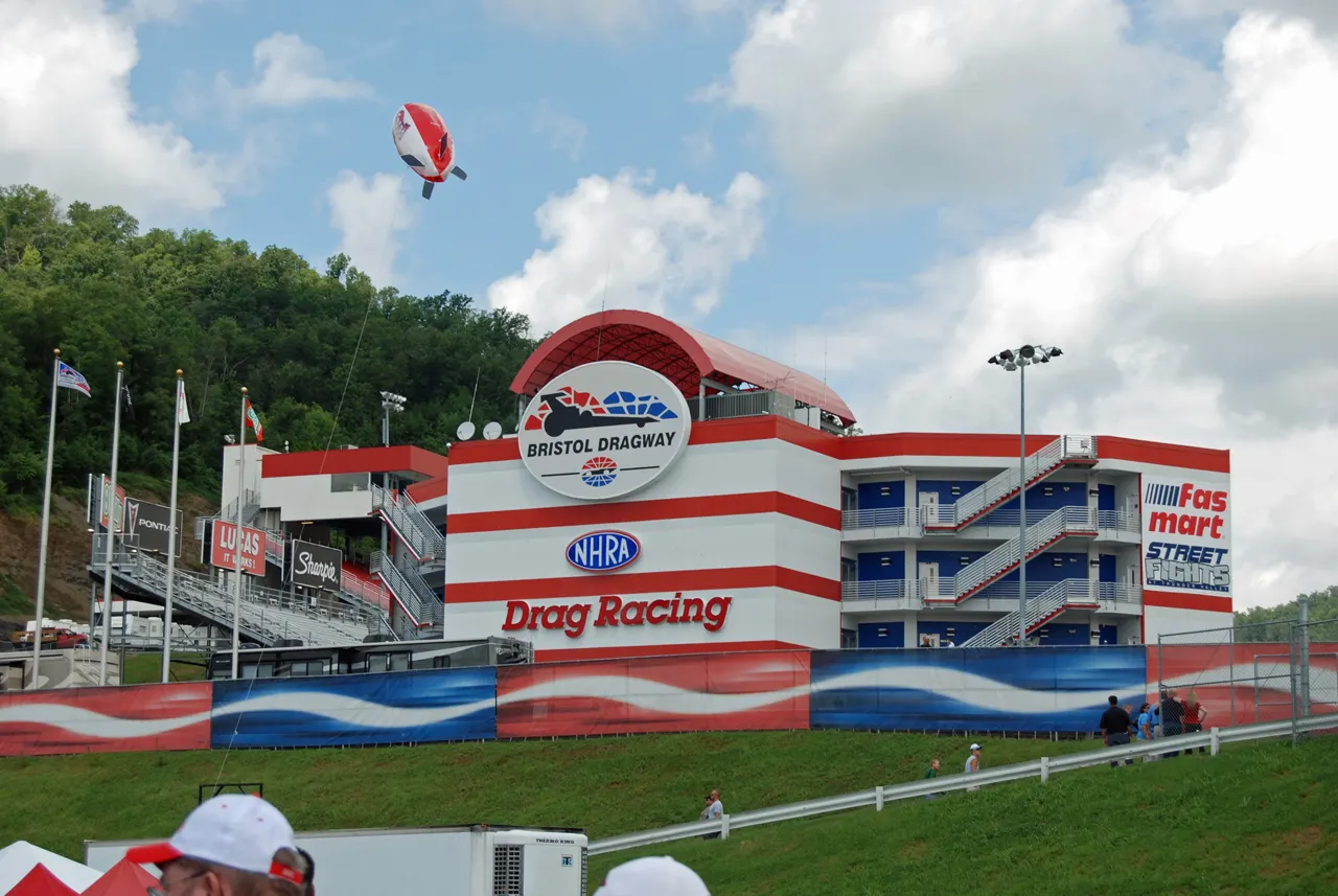 Bristol Dragway, Bristol, Tennessee, United States