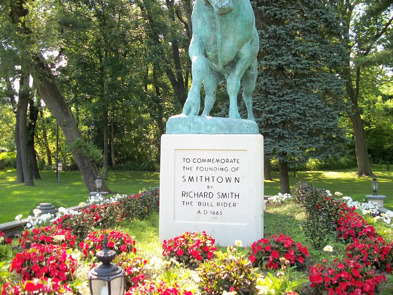 Whisper the Smithtown Bull, Smithtown, New York, United States