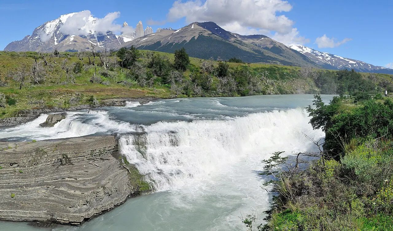 Cascada del Río Paine, Torres del Paine, Chile