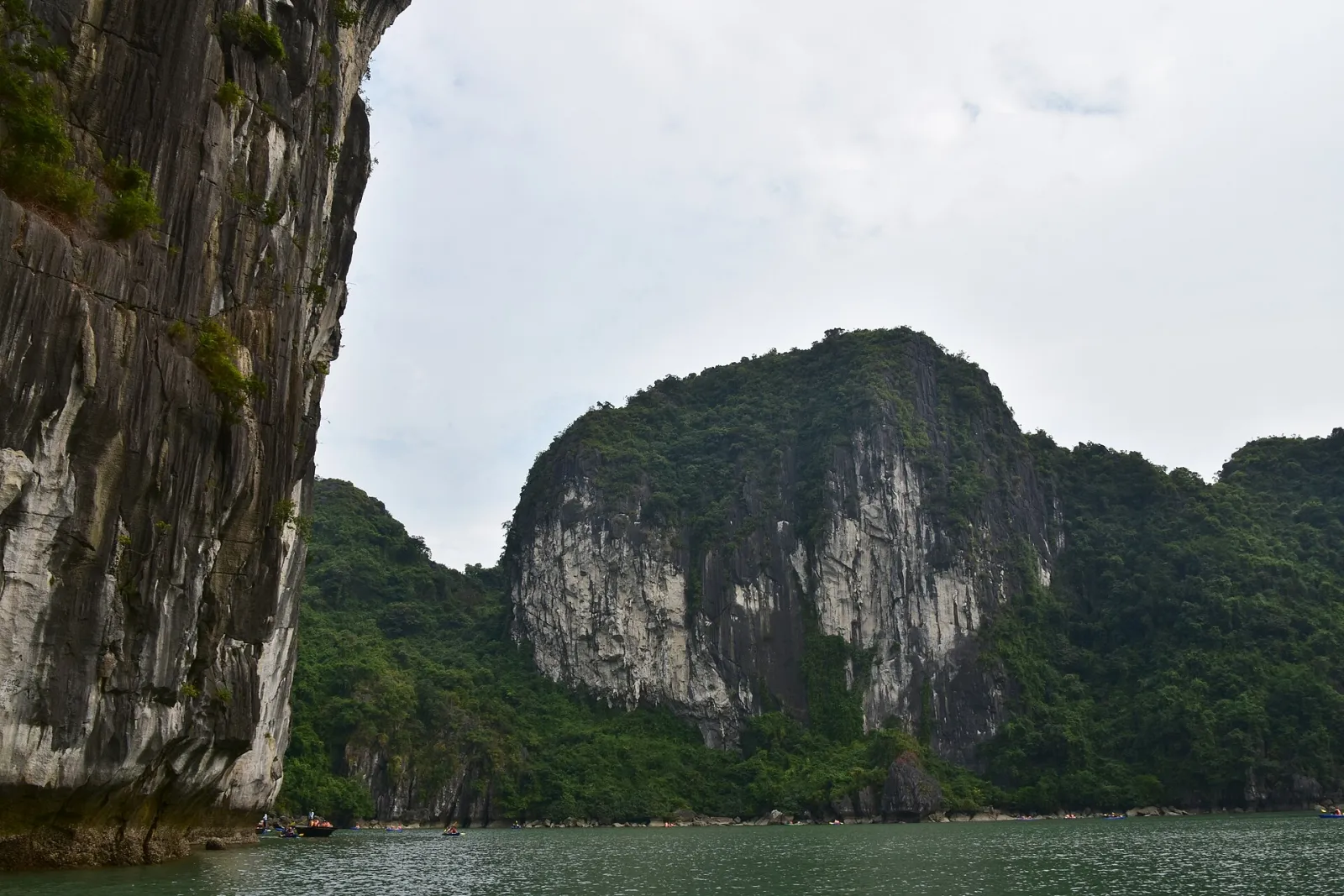 Luon Cave and Thien Cung Cave, Ha Long Bay, Vietnam