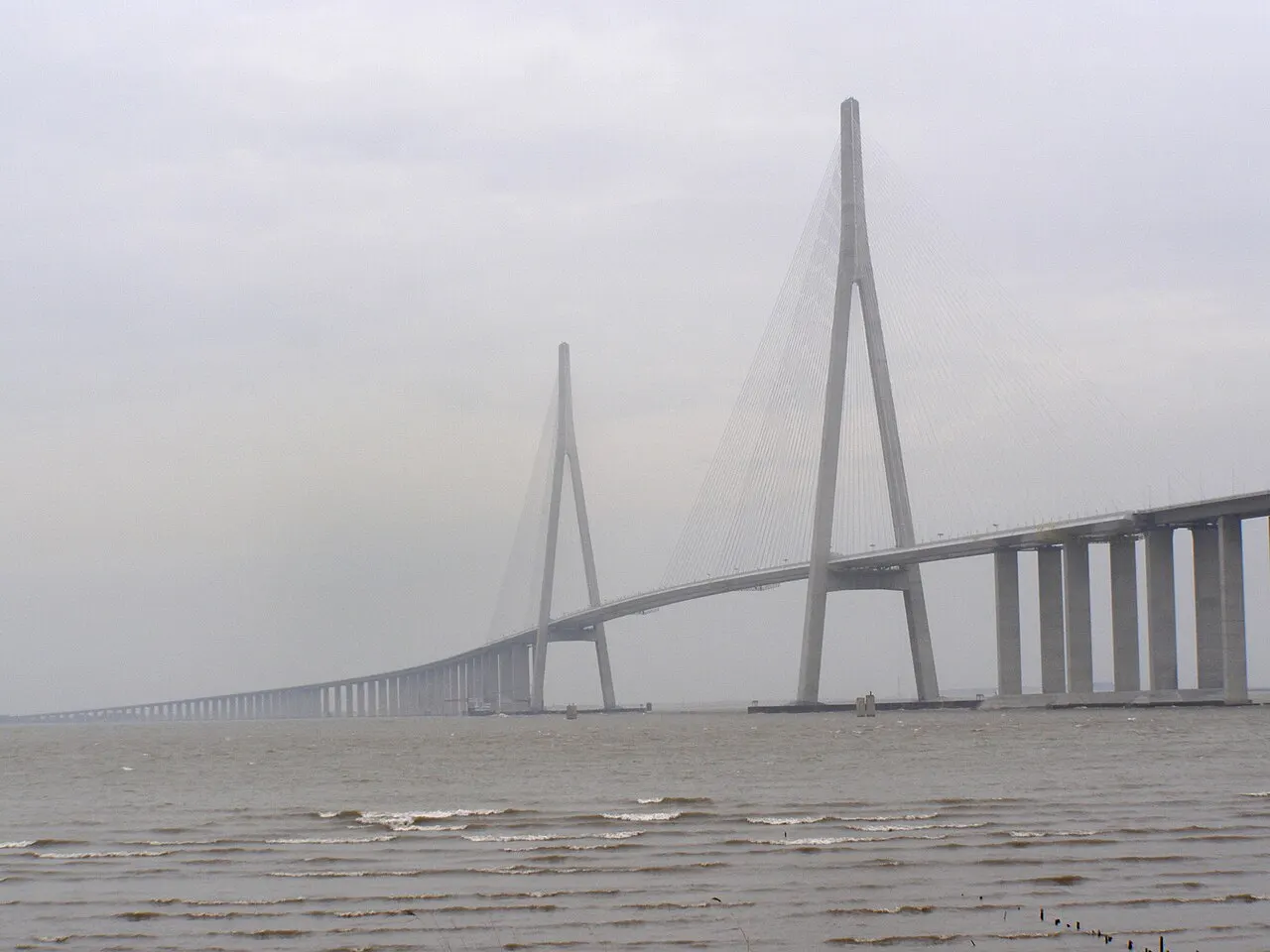 Sutong Yangtze River Bridge, Nantong, Jiangsu, China