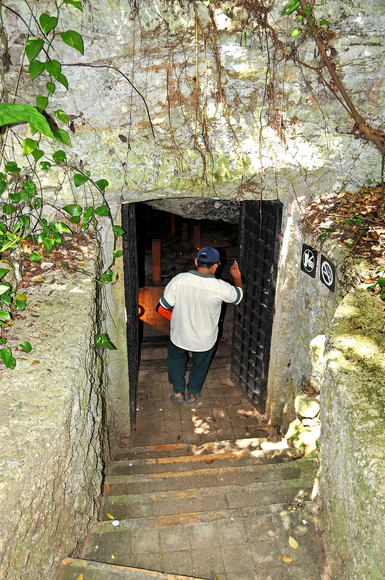 Caves of Balankanché, Chichén Itzá, Yucatán, Mexico