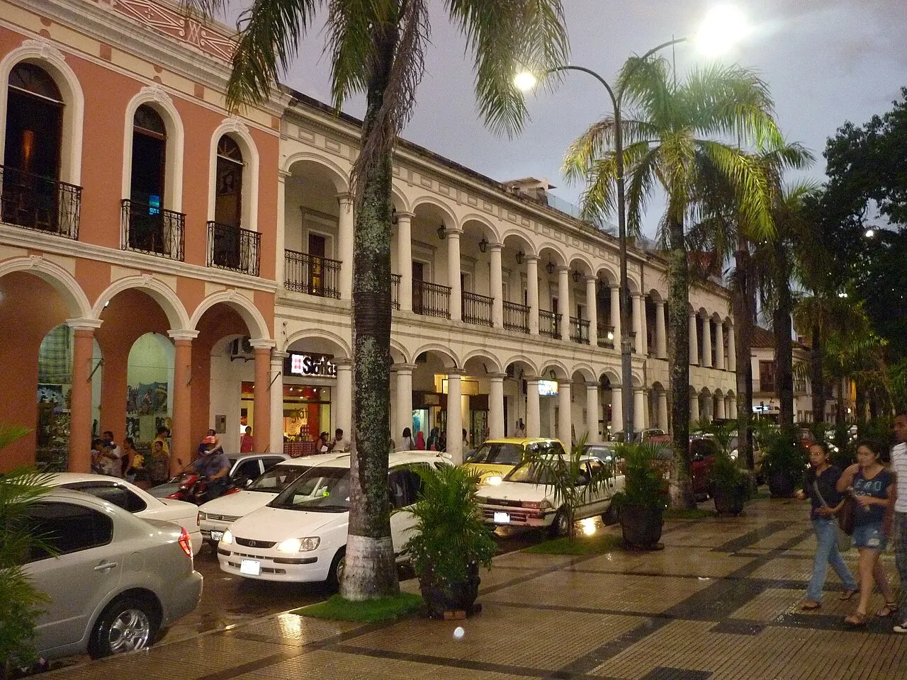 Plaza 24 de Septiembre, Santa Cruz de la Sierra, Santa Cruz Department, Bolivia