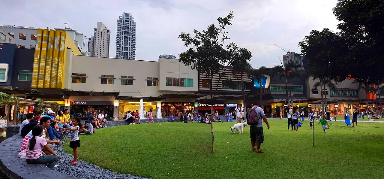 Bonifacio High Street, Taguig, National Capital Region, Philippines