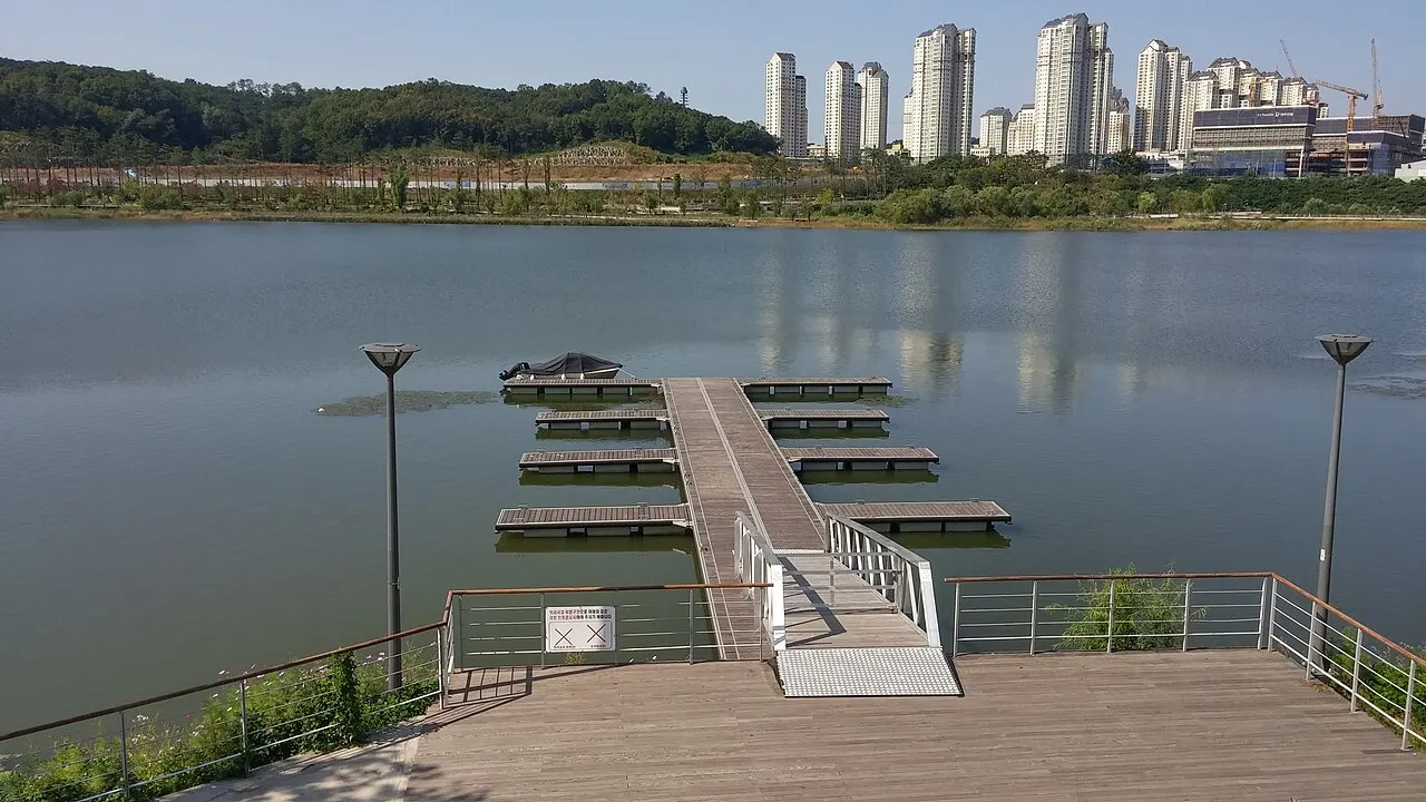 Gwanggyo Lake Park, Suwon, Gyeonggi-do, South Korea