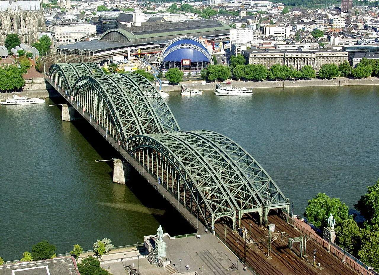 Hohenzollern Bridge, Cologne, North Rhine-Westphalia, Germany