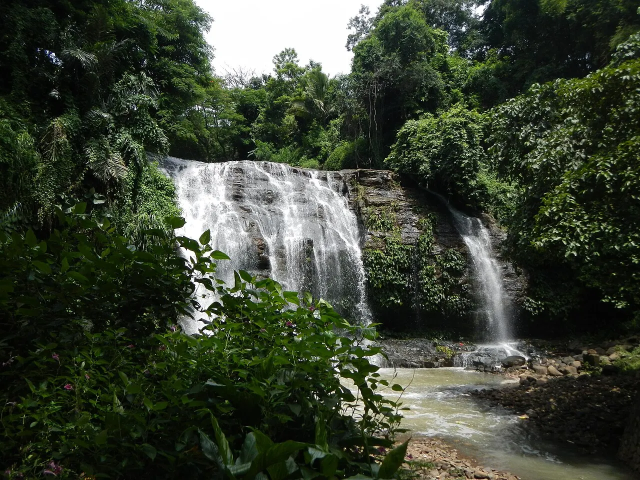 Hinulugang Taktak, Antipolo, Calabarzon, Philippines