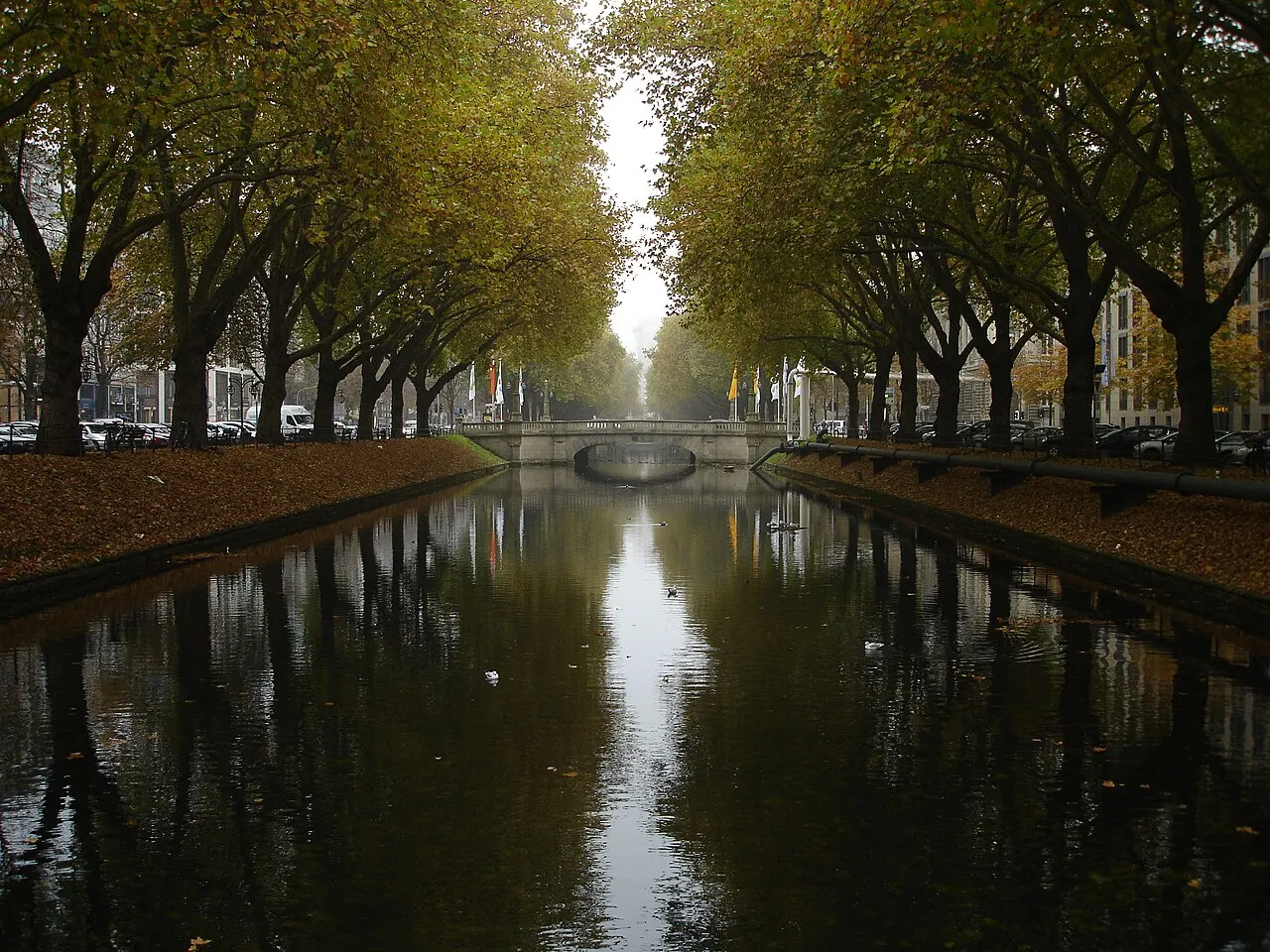 Königsallee, Düsseldorf, North Rhine-Westphalia, Germany