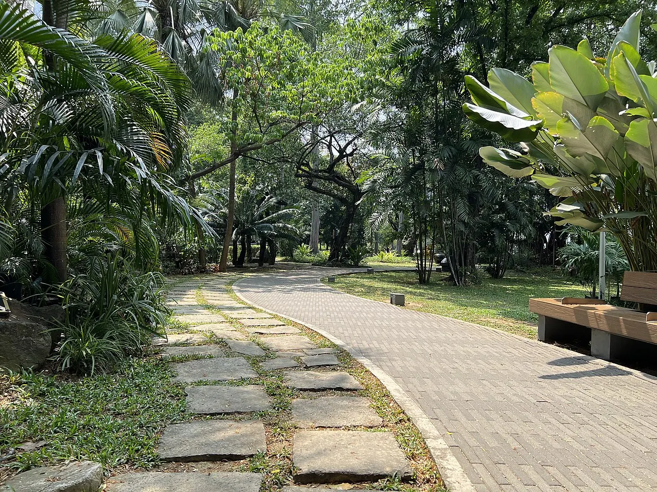 Washington SyCip Park, Makati City, National Capital Region, Philippines