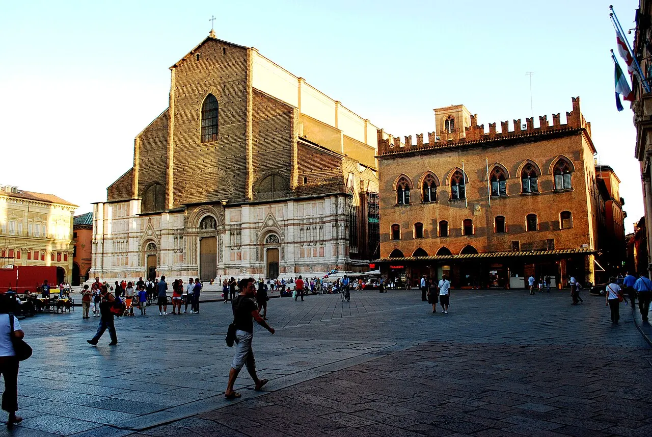 Piazza Maggiore, Bologna, Emilia-Romagna, Italy