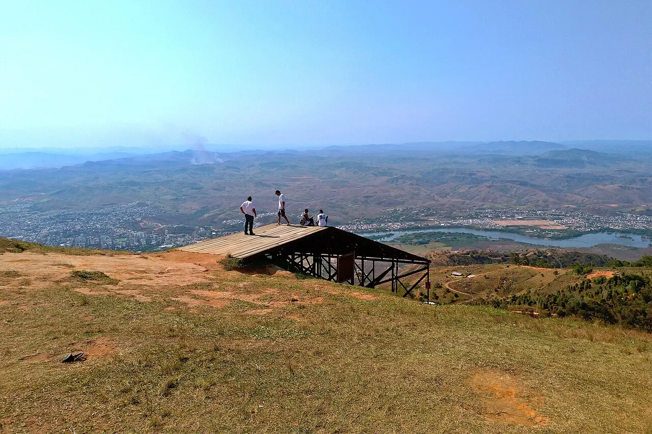 Rampa de Voo Livre do Ibituruna, Governador Valadares, Minas Gerais, Brazil