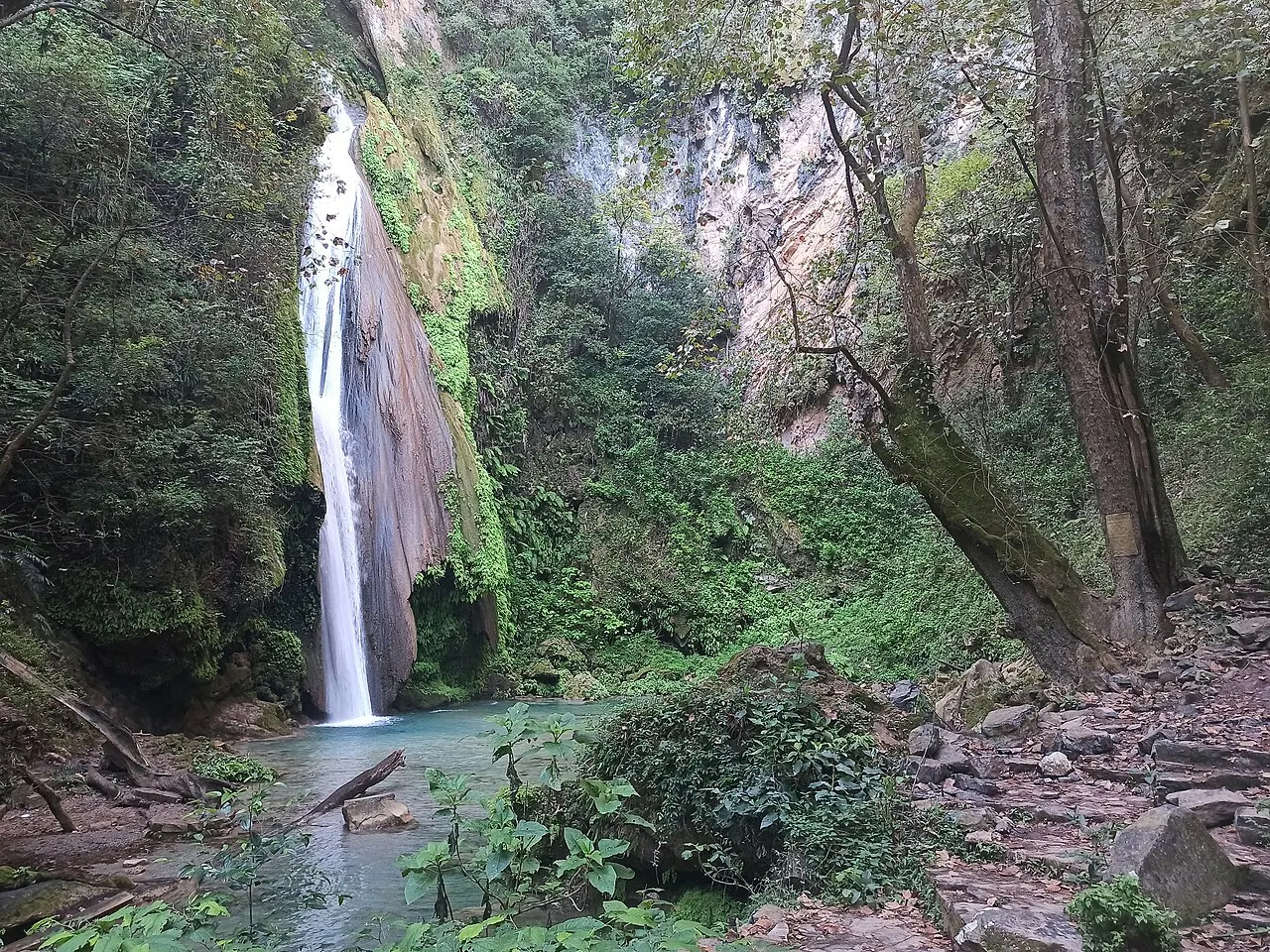 Cascada El Chuveje, Sierra Gorda, Querétaro, Mexico
