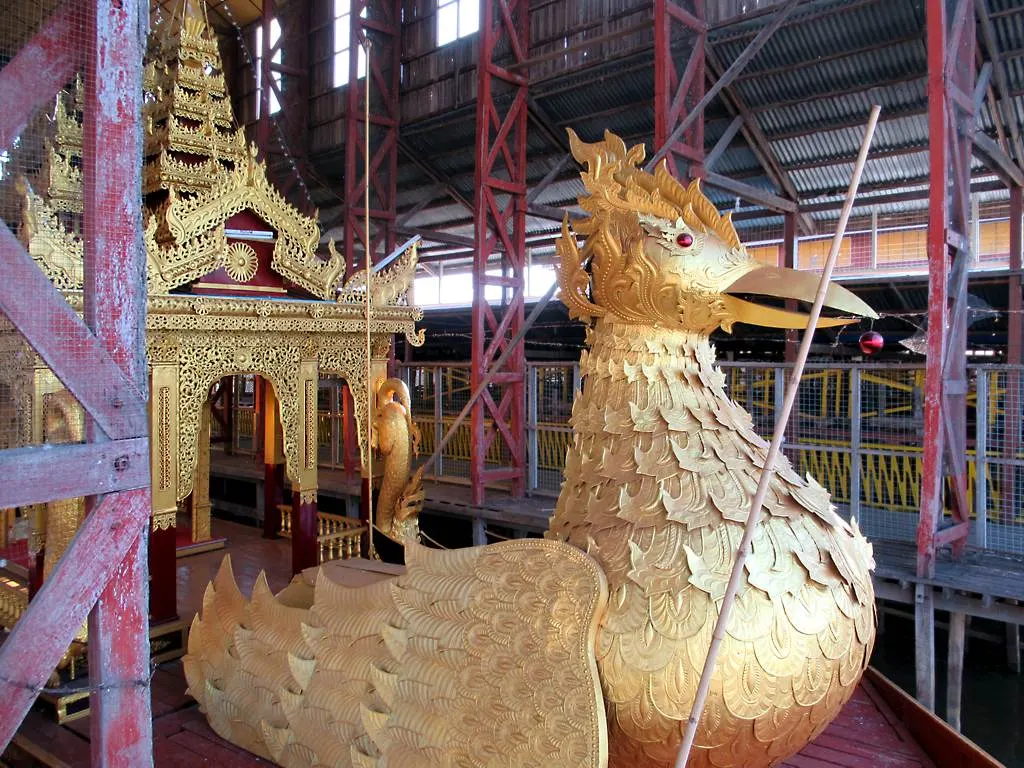 Phaung Daw U Festival, Nyaungshwe, Shan State, Myanmar