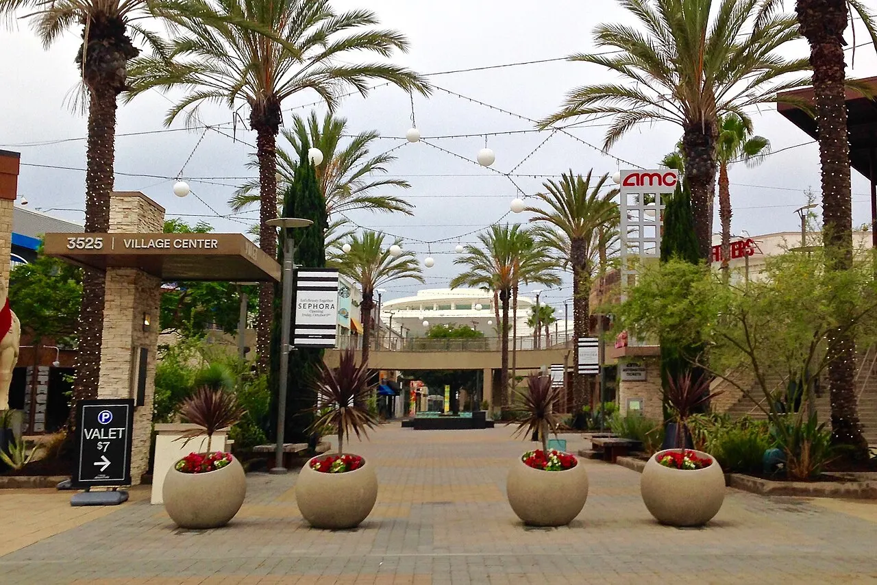 Del Amo Fashion Center, Torrance, California, United States