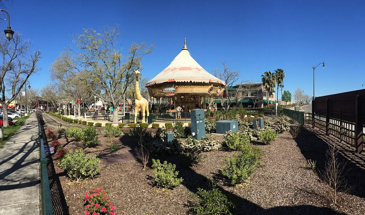 Nut Tree Plaza, Vacaville, California, United States