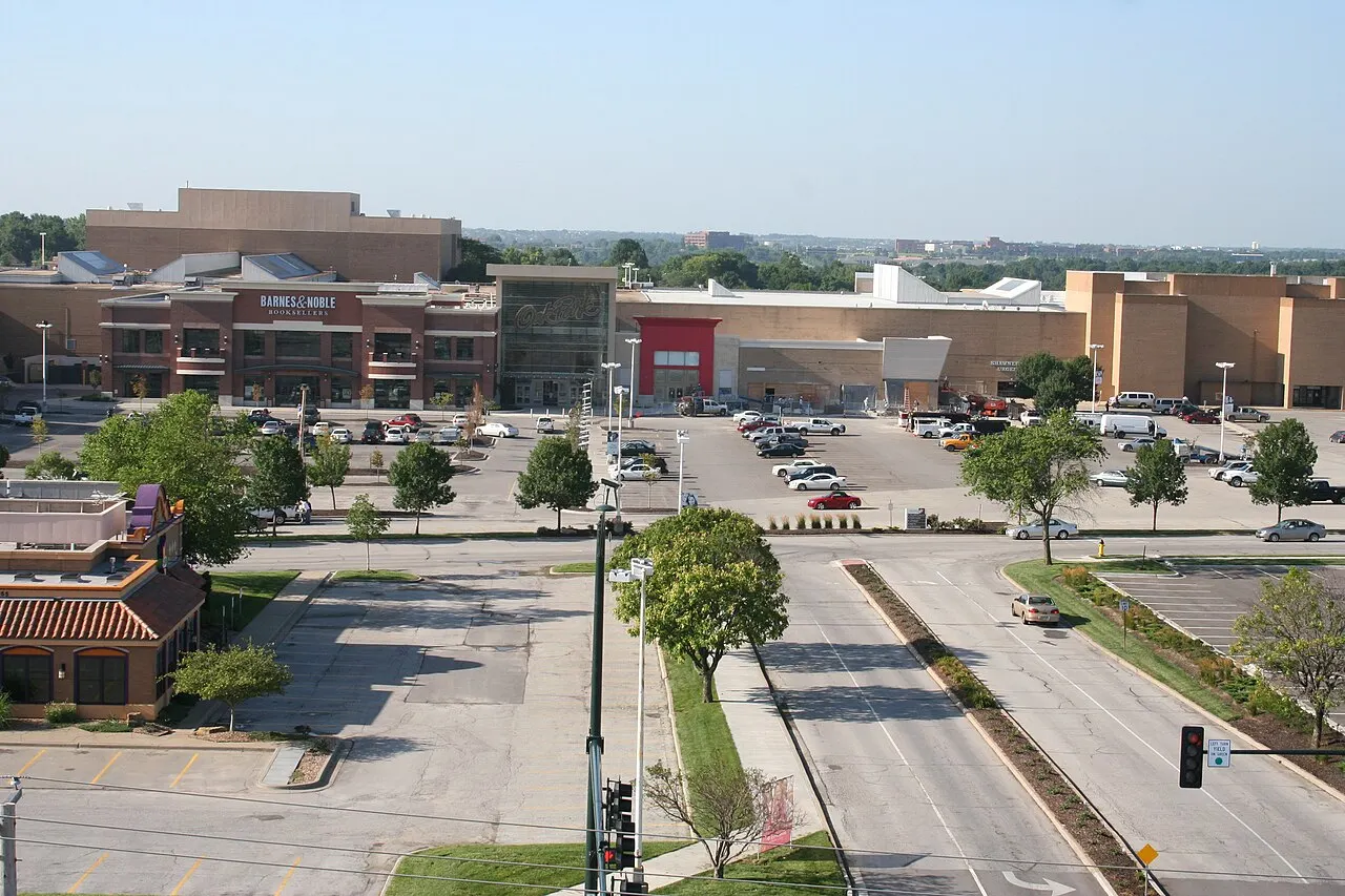 Oak Park Mall, Overland Park, Kansas, United States