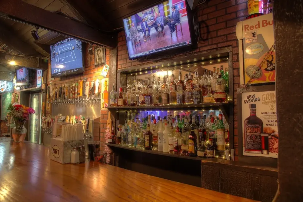 North River Tavern, Sandy Springs