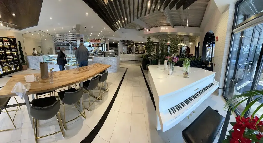 Tre Vele, Sandy Springs