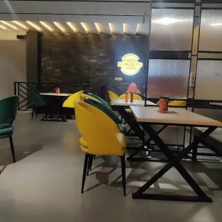 Fifth Avenue Pizza - Bahawalnagar