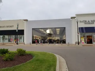Apple Eastwood Towne Center