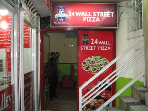 24 Wall Street Pizza in Lahore, Punjab