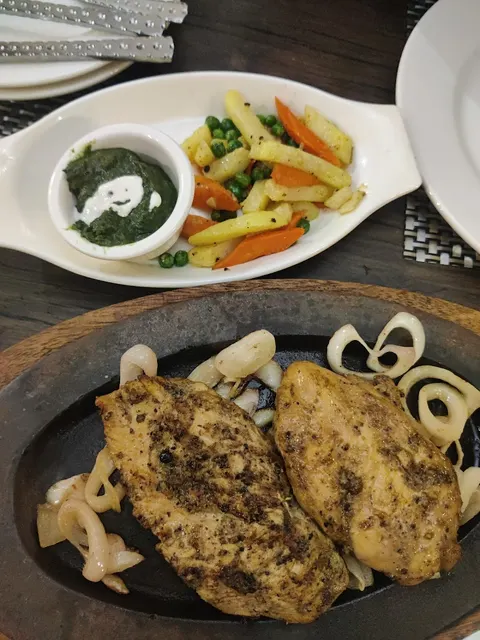 Salt'n Pepper Restaurant in Burewala, Punjab
